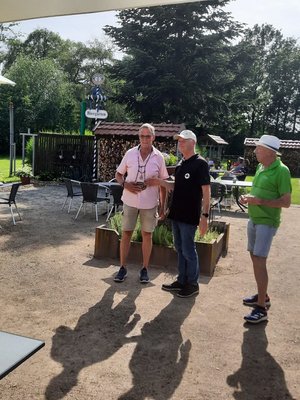Ehrenkompaniekönig Meinolf Schütte und Hauptmann Hans-Jürgen Sellmann